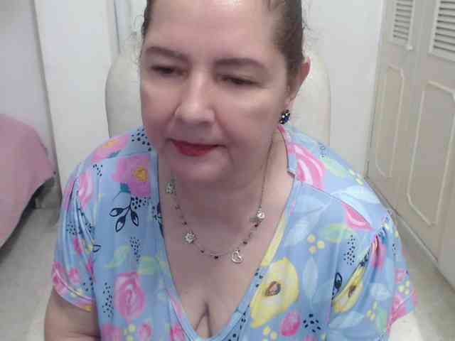 leonela-68 webcam