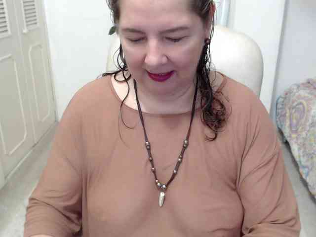 leonela-68 webcam
