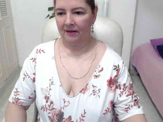 leonela-68 webcam