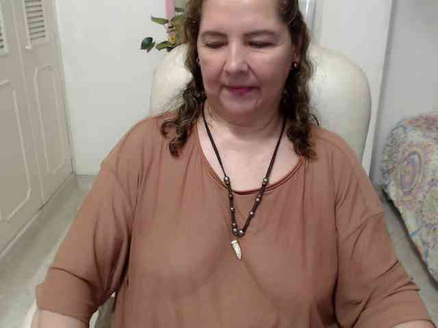 leonela-68 webcam
