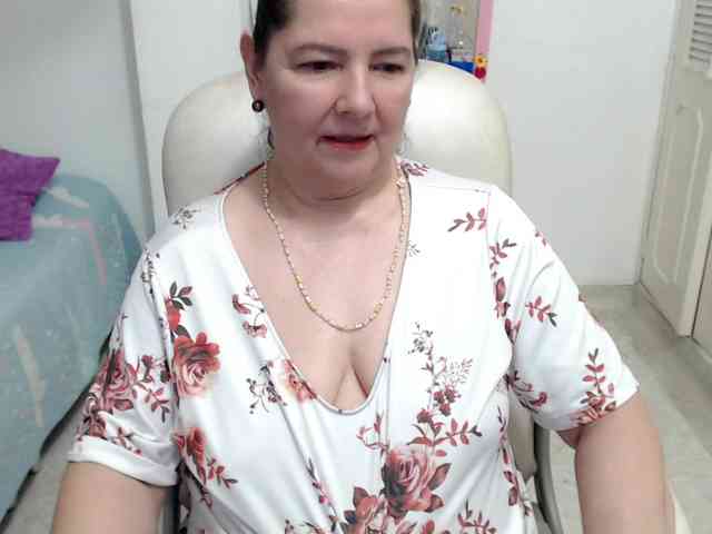 leonela-68 webcam