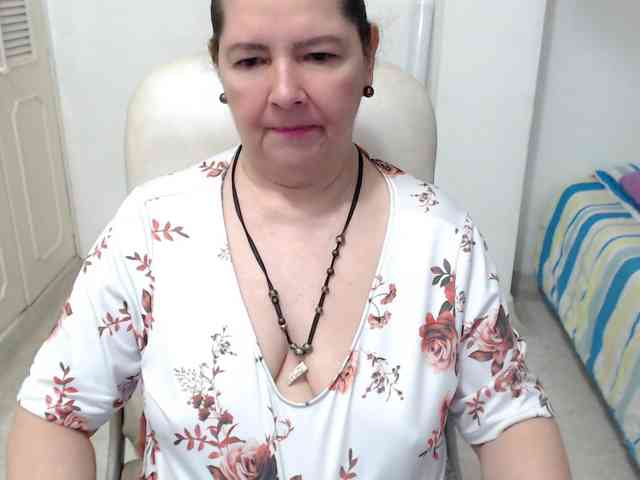 leonela-68 webcam