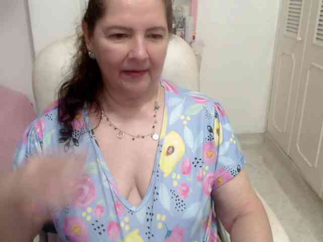 leonela-68 webcam