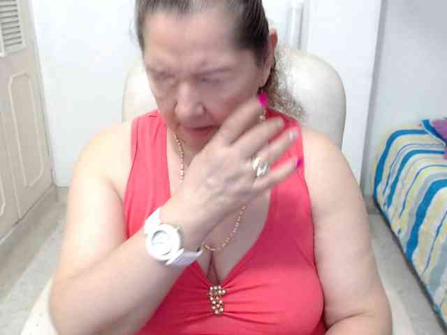 leonela-68 webcam