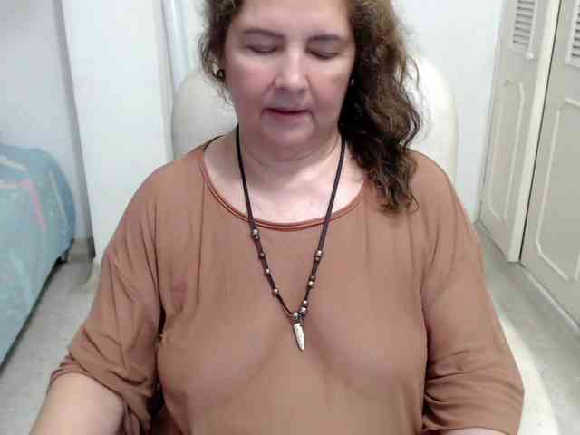leonela-68