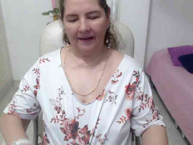leonela-68 webcam