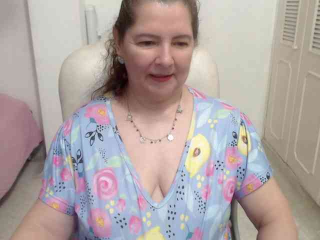 leonela-68 webcam
