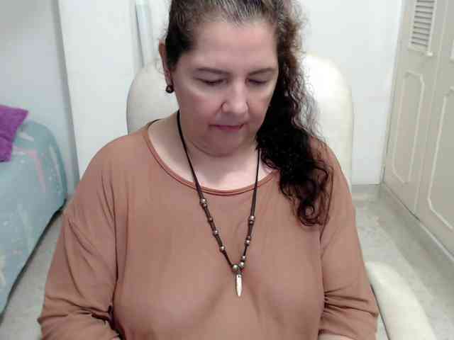 leonela-68 webcam