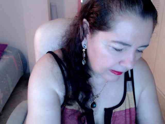 leonela-68 webcam