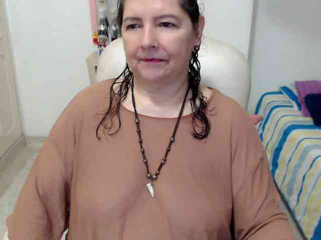 leonela-68