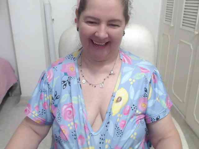 leonela-68 webcam