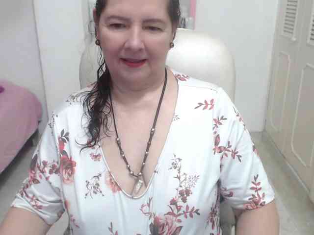 leonela-68 webcam