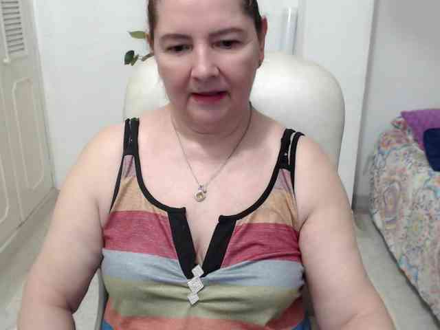 leonela-68 webcam
