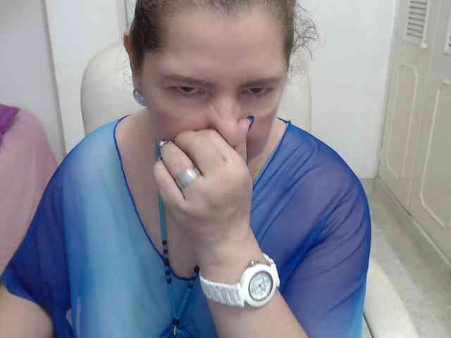 leonela-68 webcam