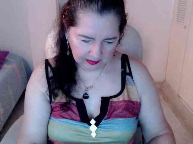 leonela-68 webcam