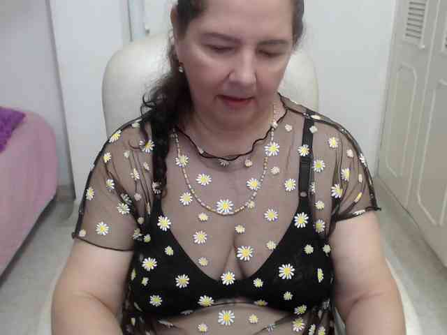 leonela-68 webcam