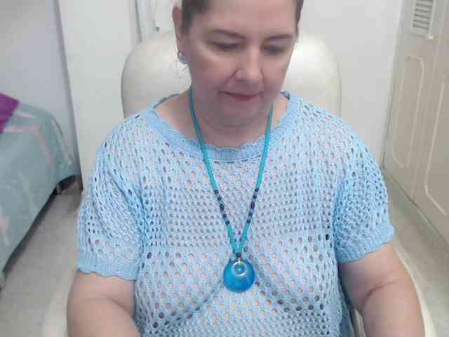 leonela-68 webcam