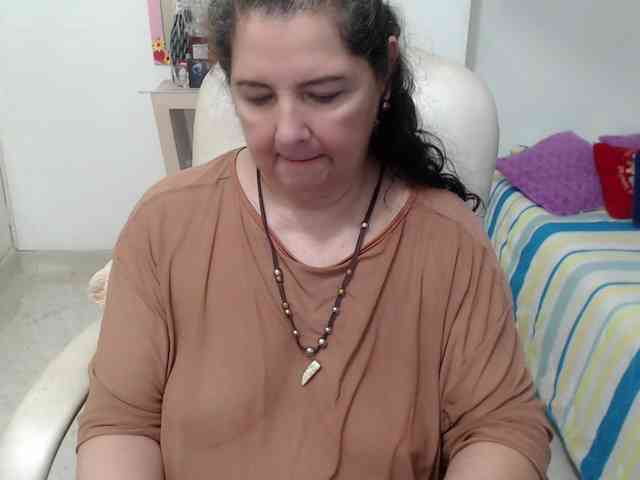 leonela-68 webcam