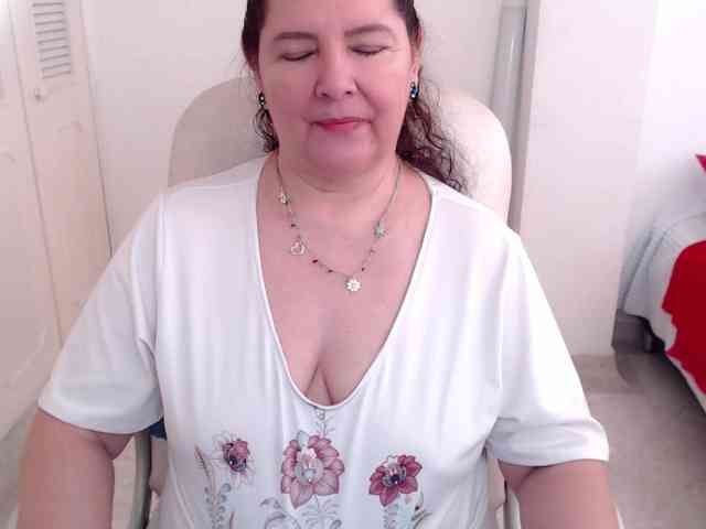 leonela-68 webcam
