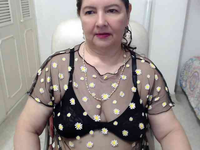 leonela-68 webcam