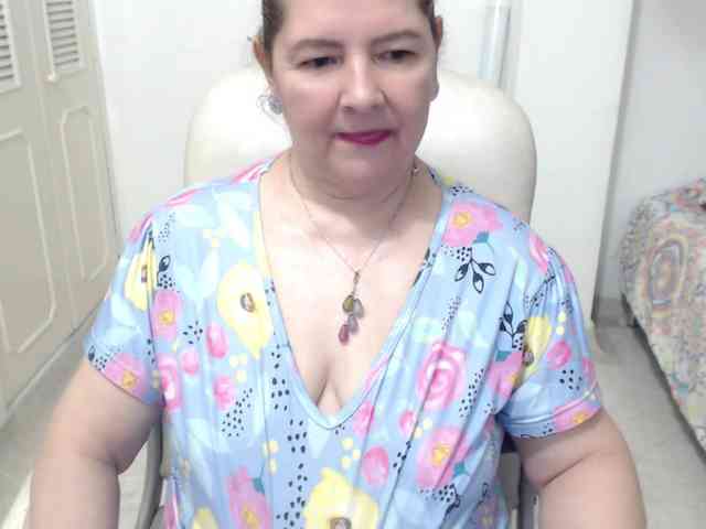 leonela-68 webcam