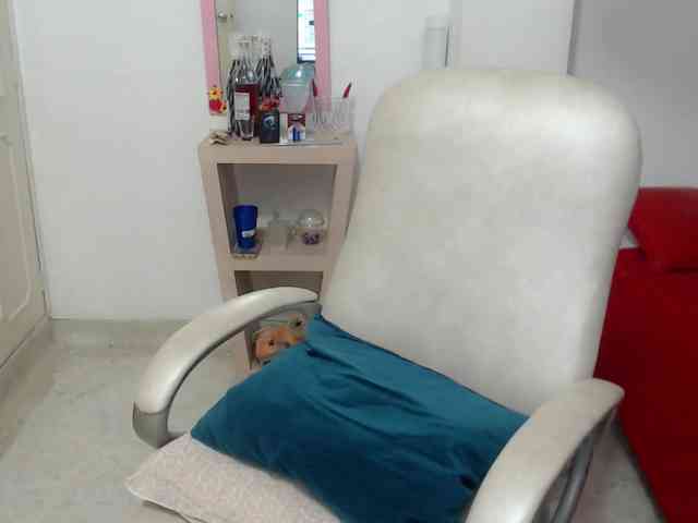 leonela-68 webcam