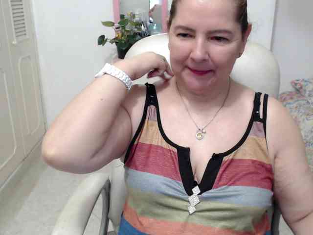 leonela-68 webcam