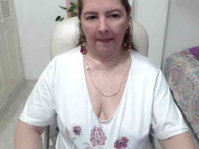 leonela-68 webcam