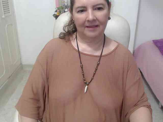 leonela-68