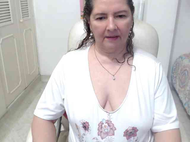 leonela-68