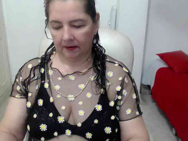 leonela-68 webcam