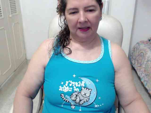leonela-68 webcam