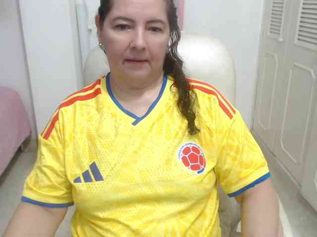 leonela-68 webcam