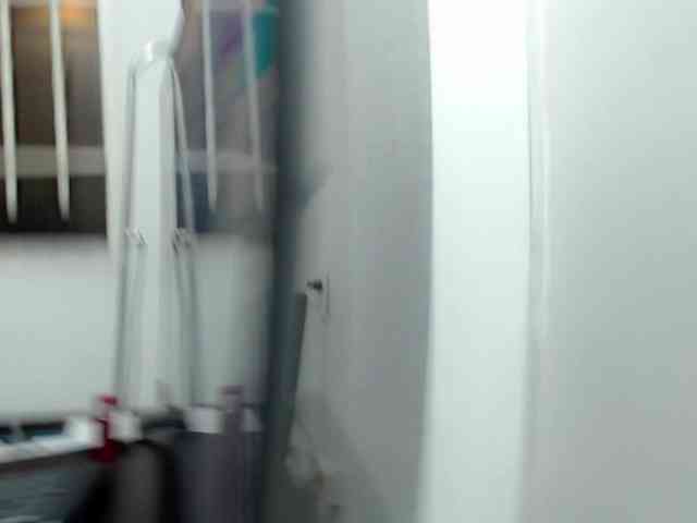 leonela-68 webcam