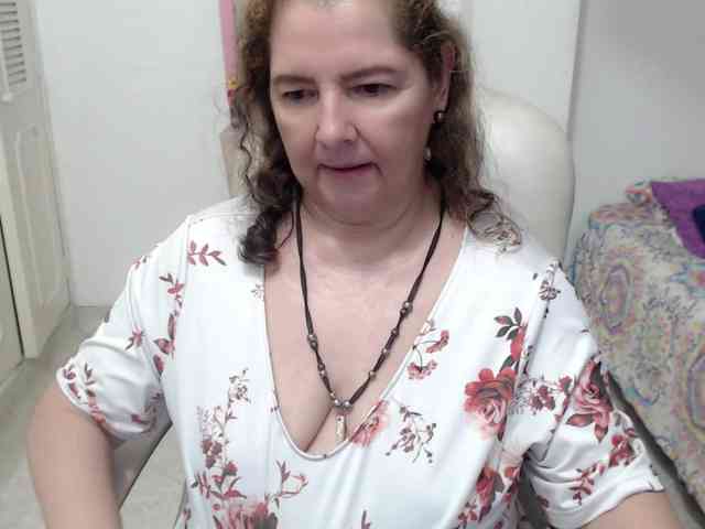 leonela-68 webcam
