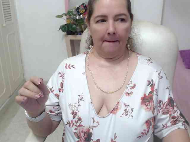 leonela-68 webcam