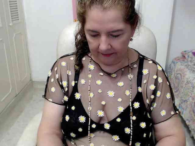 leonela-68 webcam