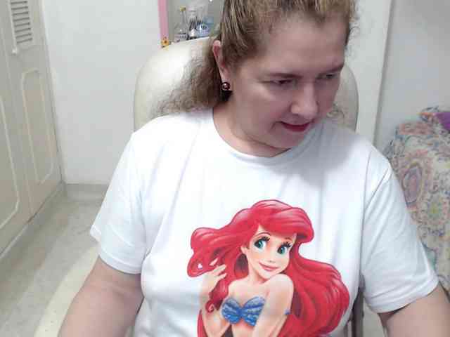 leonela-68 webcam