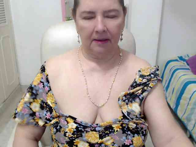 leonela-68 webcam