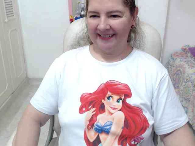 leonela-68 webcam