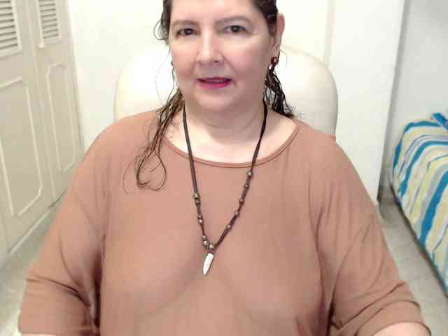 leonela-68