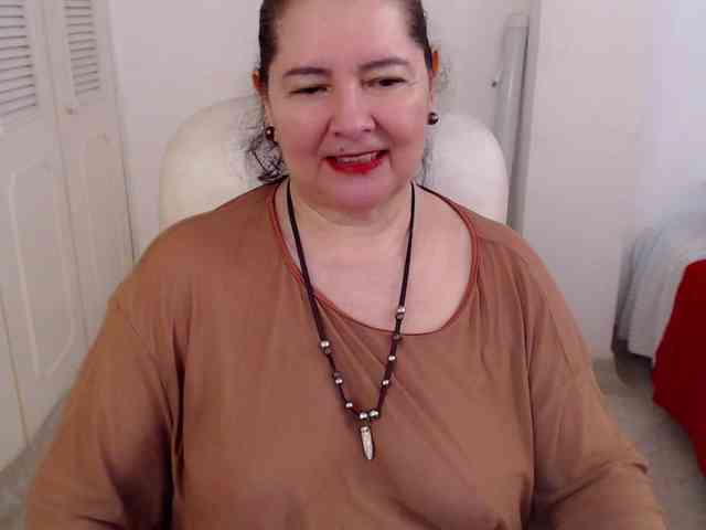 leonela-68