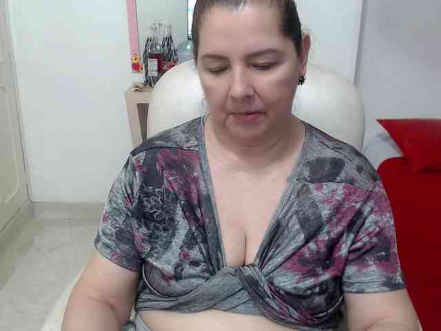 leonela-68 webcam