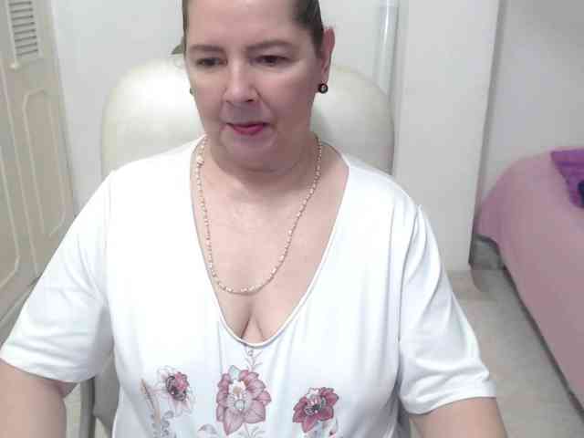 leonela-68 webcam