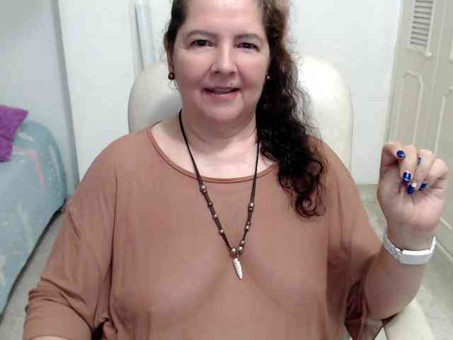 leonela-68 webcam