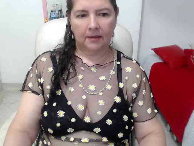 leonela-68 webcam