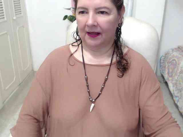 leonela-68 webcam