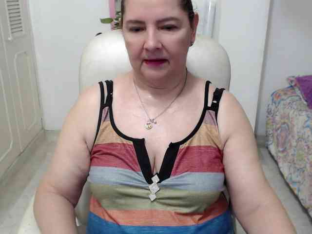 leonela-68 webcam
