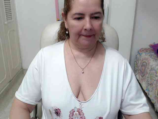 leonela-68 webcam