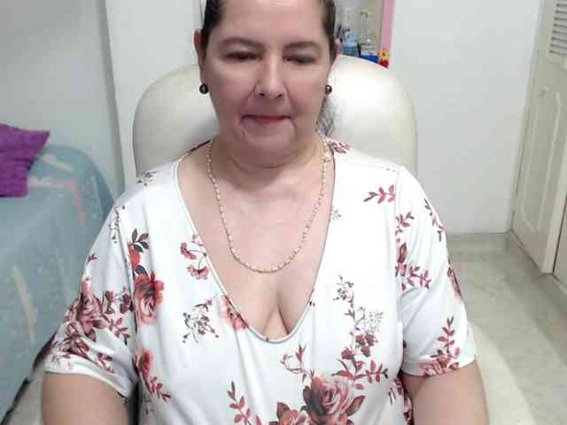 leonela-68 webcam